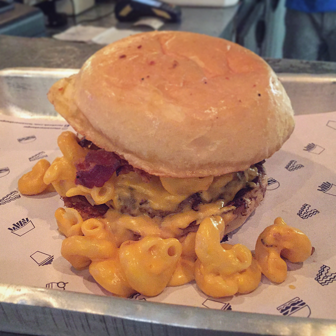 🇧🇷Mac’n Cheese Bacon Burger