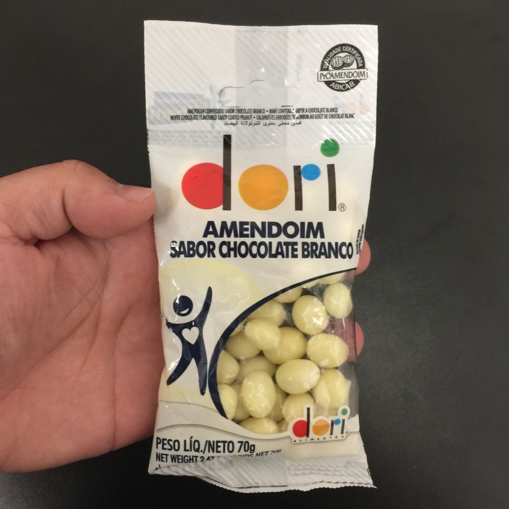Dori Amendoim sabor Chocolate branco