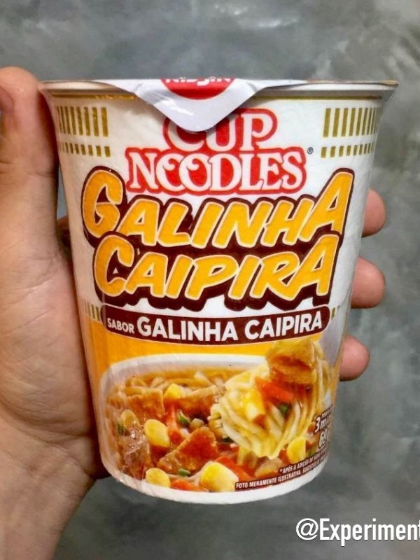 Nissin Cup Noodles sabor Galinha Caipira