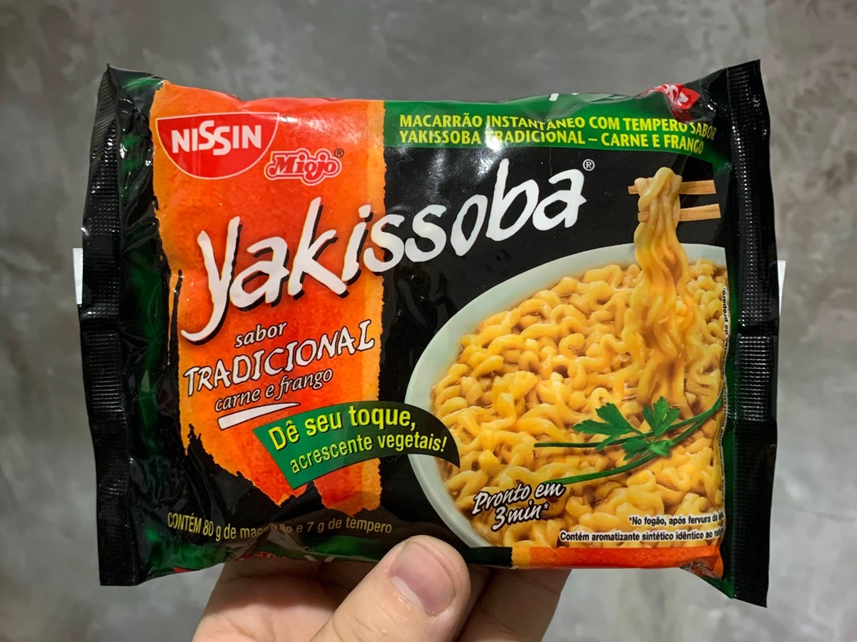 🇧🇷Nissin Miojo Yakissoba sabor Tradicional Carne e Frango (Brasil, 2020)