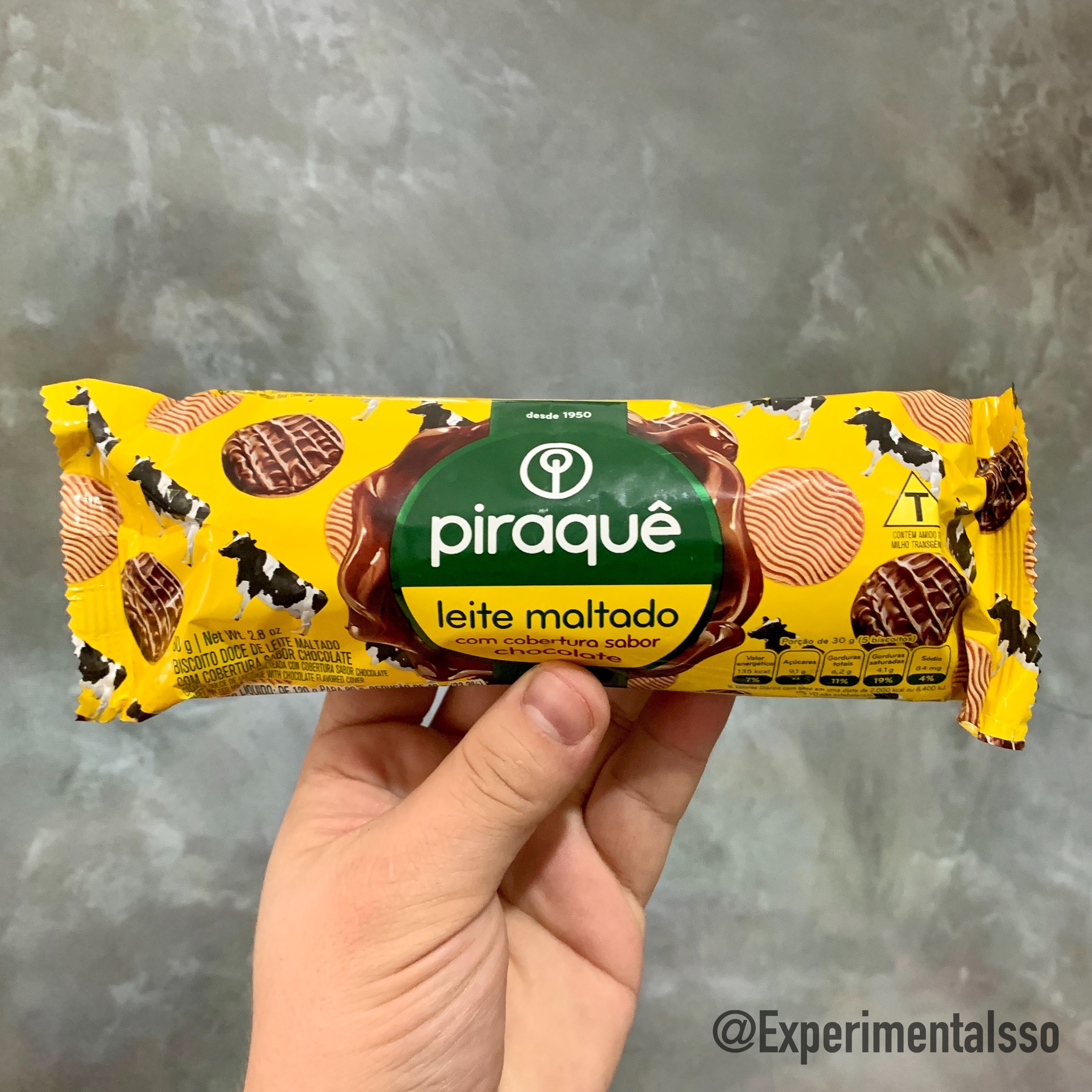 Piraquê Leite Maltado com cobertura sabor Chocolate