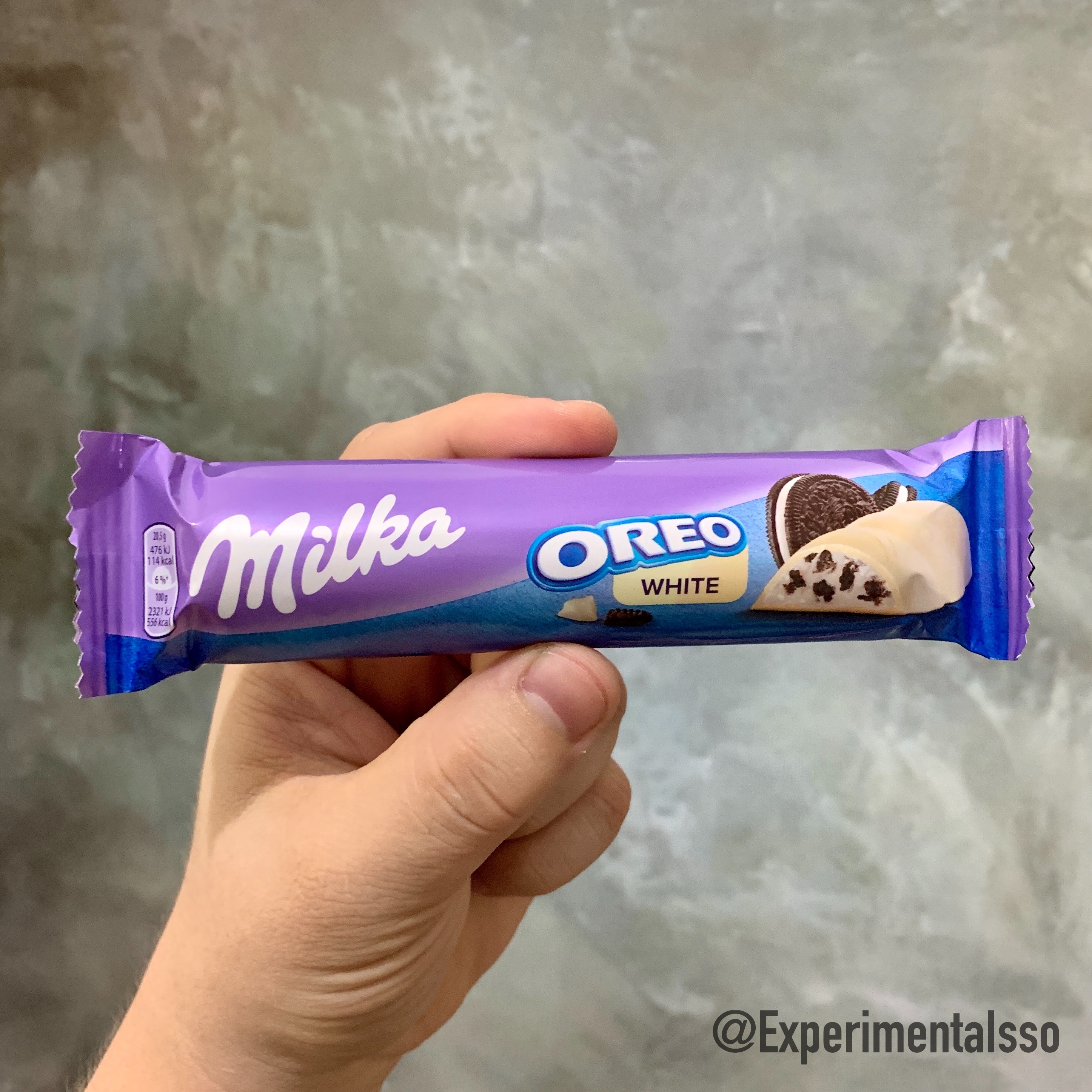 Milka Oreo White Chocolate Candy Bar
