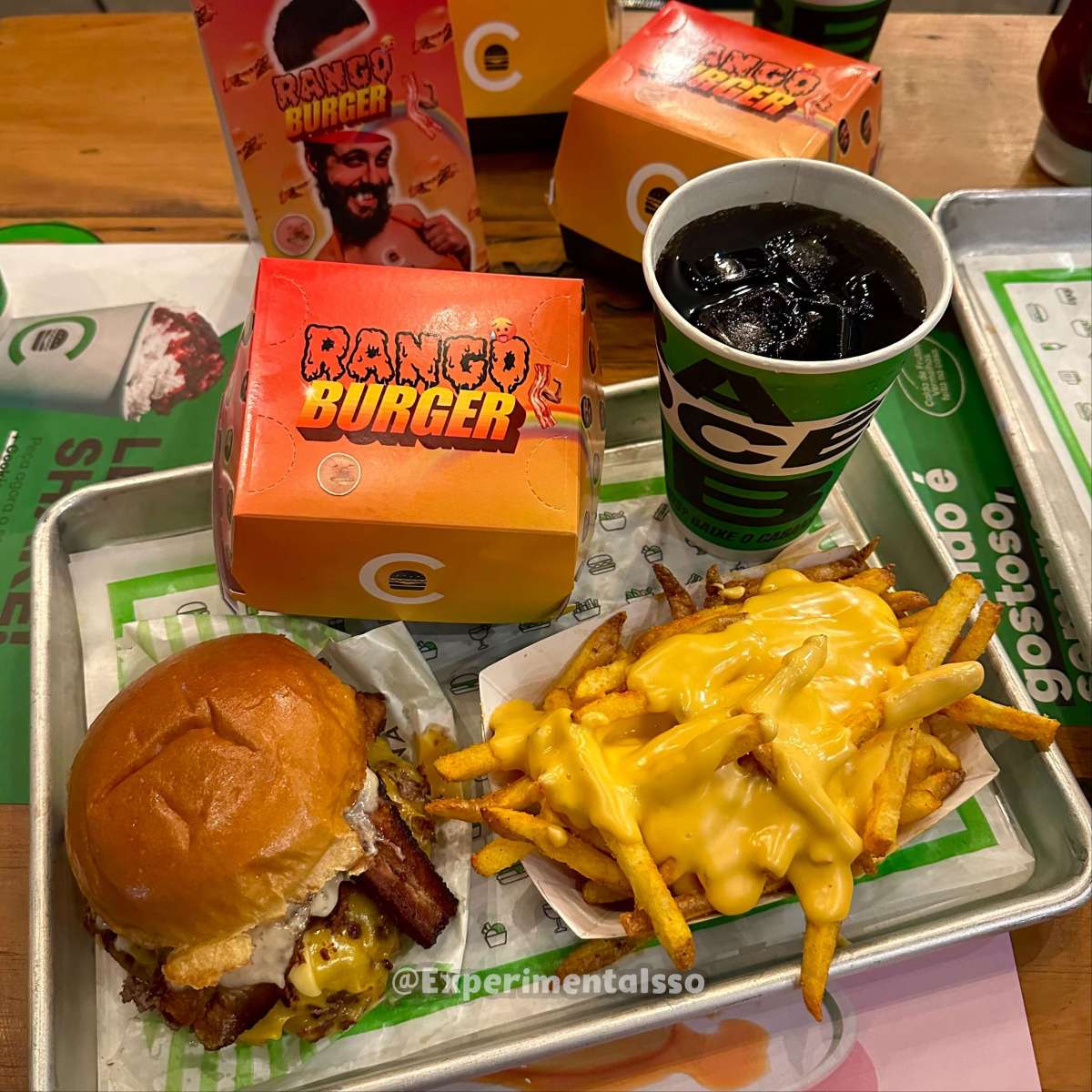 Experimentamos o Rango Burger!